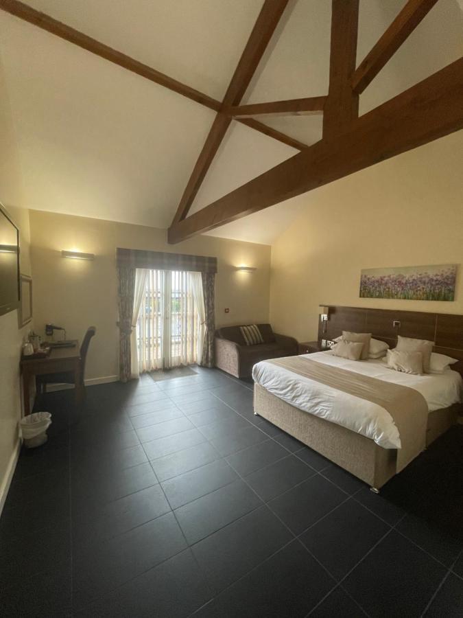 פונטפרקט Kings Croft Hotel מראה חיצוני תמונה