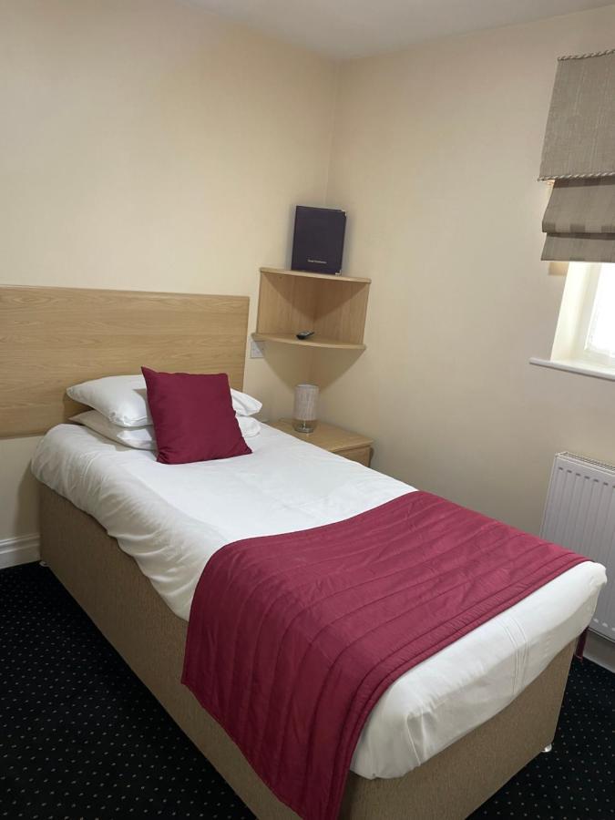 פונטפרקט Kings Croft Hotel מראה חיצוני תמונה
