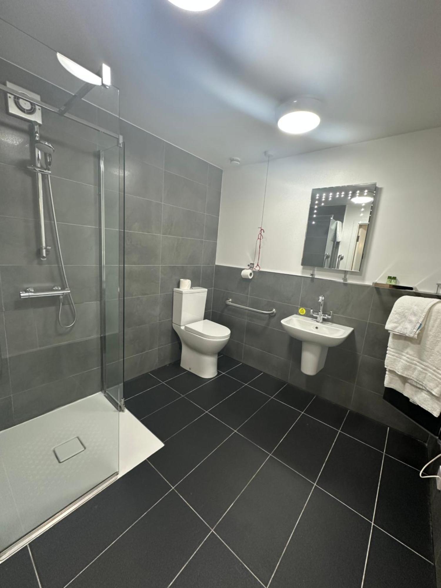 פונטפרקט Kings Croft Hotel מראה חיצוני תמונה