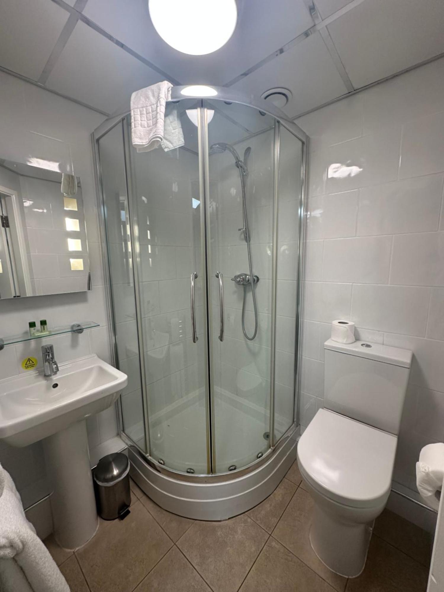 פונטפרקט Kings Croft Hotel מראה חיצוני תמונה