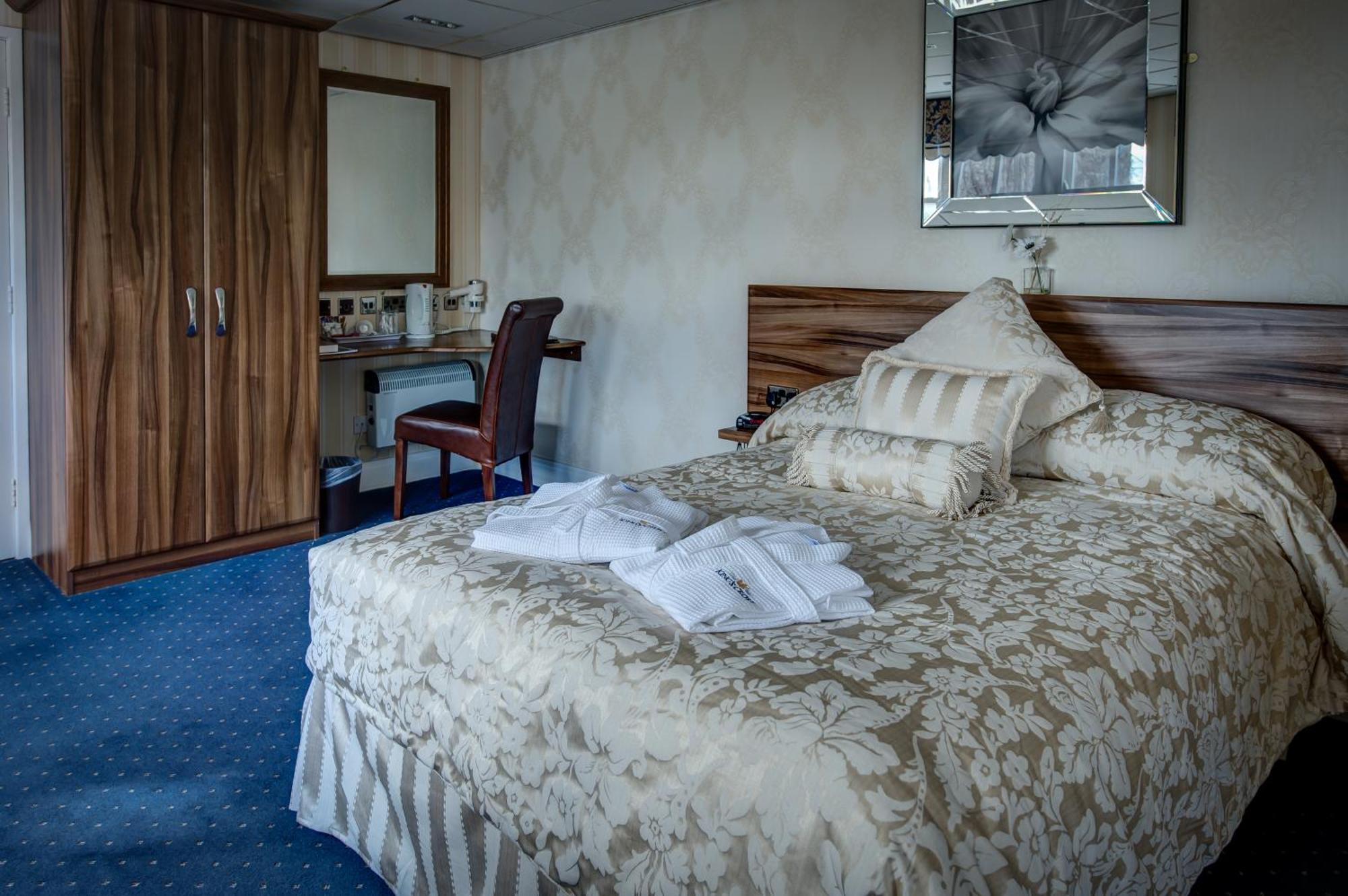 פונטפרקט Kings Croft Hotel מראה חיצוני תמונה