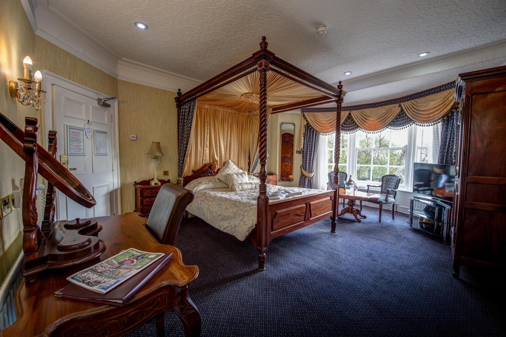 פונטפרקט Kings Croft Hotel מראה חיצוני תמונה